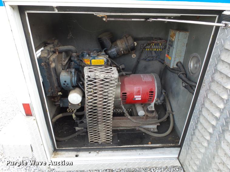 image for item K1016 1990 GMC TopKick 7000 ambulance