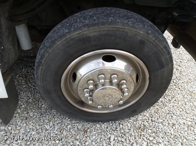 image for item K1016 1990 GMC TopKick 7000 ambulance