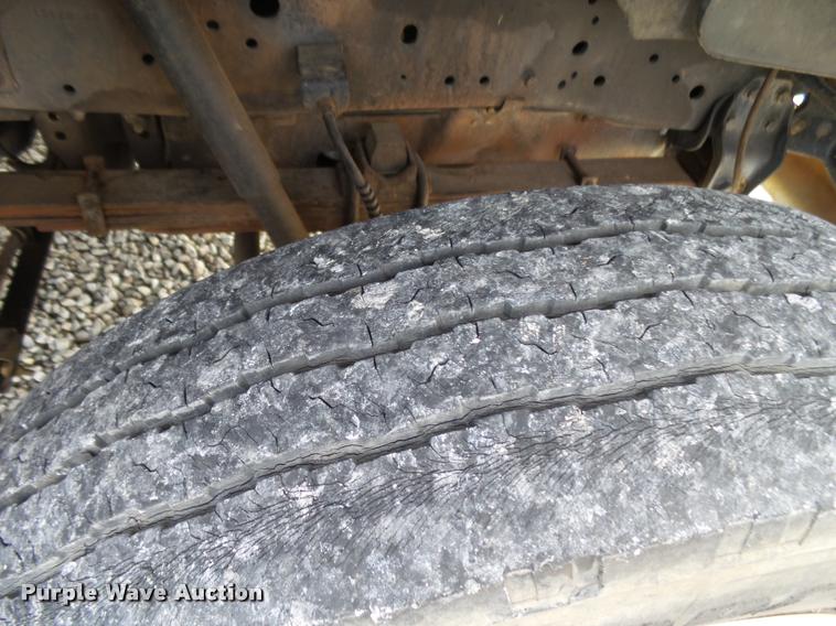 image for item K1016 1990 GMC TopKick 7000 ambulance