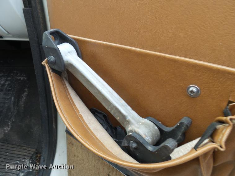 image for item K1016 1990 GMC TopKick 7000 ambulance