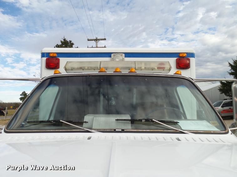 image for item K1016 1990 GMC TopKick 7000 ambulance