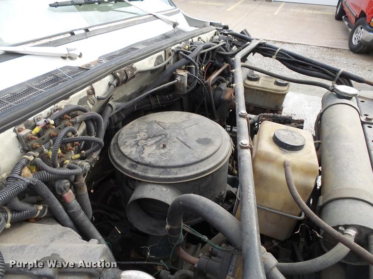 image for item K1016 1990 GMC TopKick 7000 ambulance