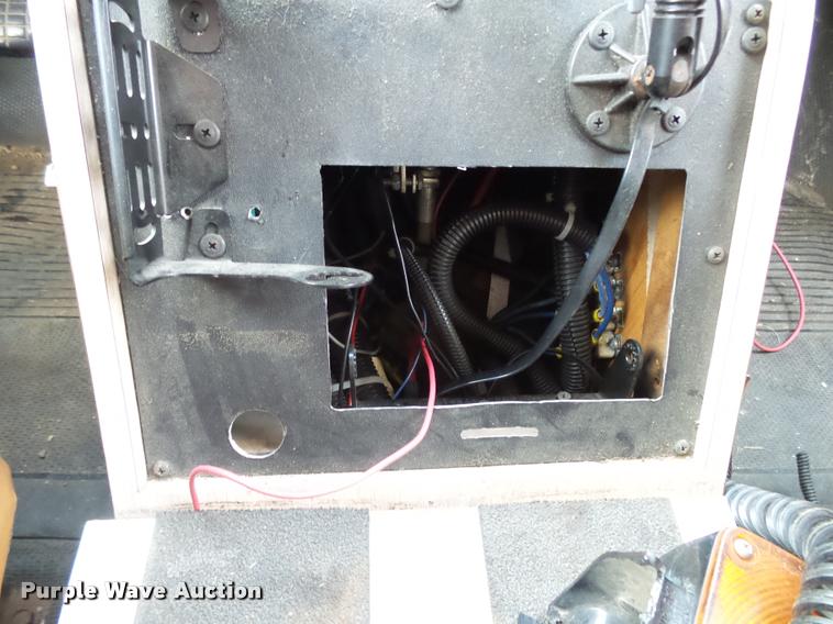 image for item K1016 1990 GMC TopKick 7000 ambulance