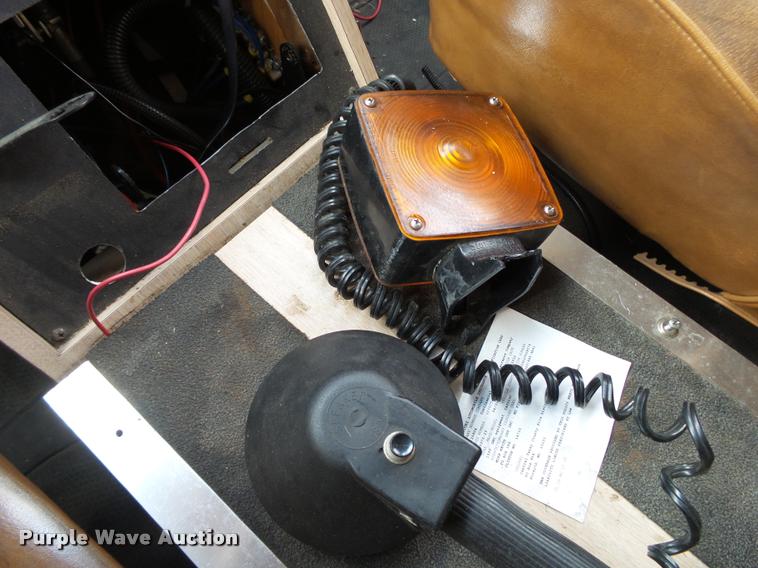 image for item K1016 1990 GMC TopKick 7000 ambulance