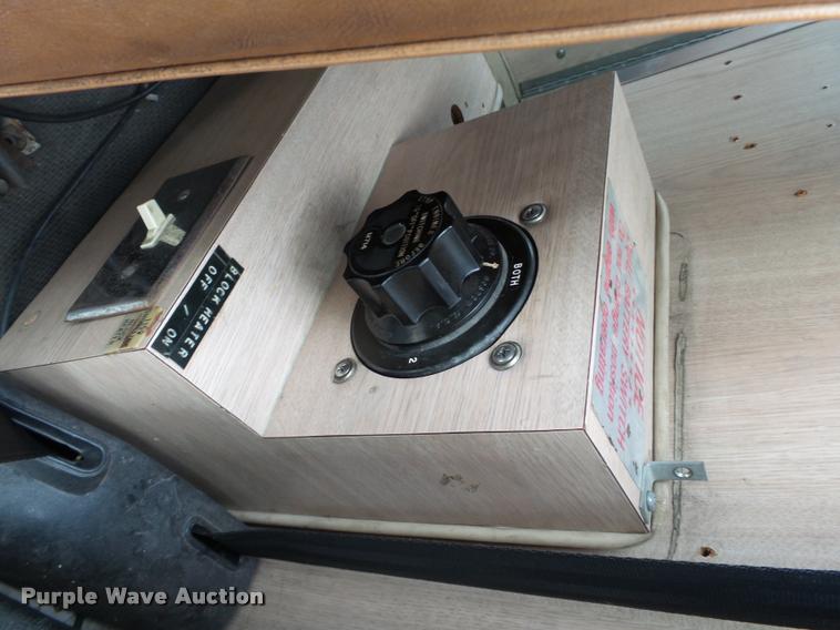 image for item K1016 1990 GMC TopKick 7000 ambulance