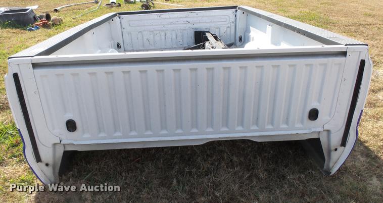 image for item K1028 2014 Ford F250 pickup truck bed