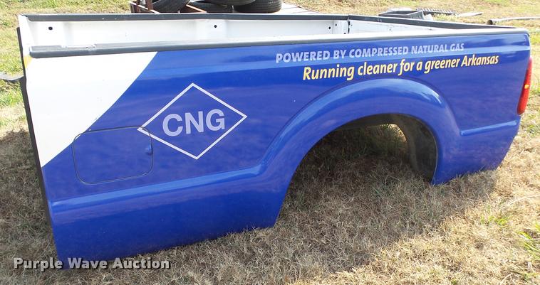 image for item K1028 2014 Ford F250 pickup truck bed