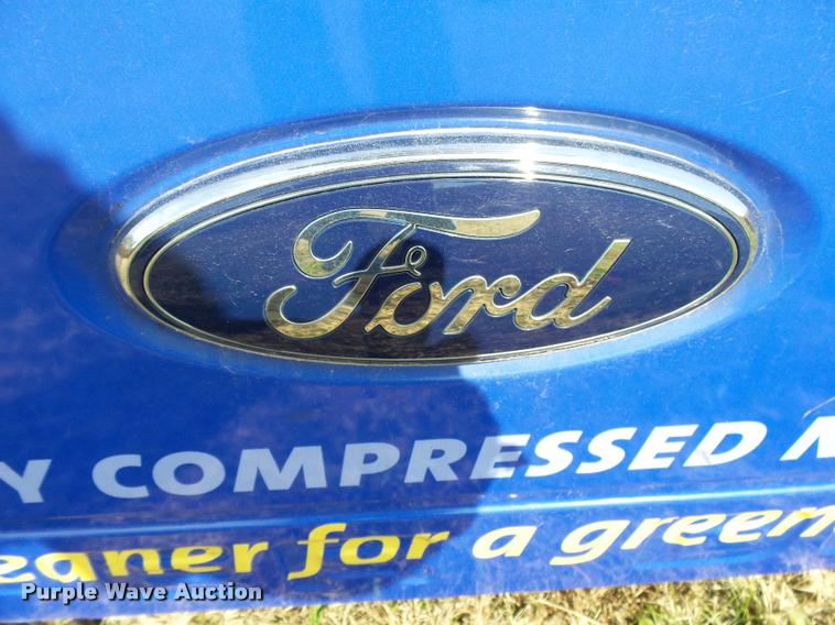 image for item K1028 2014 Ford F250 pickup truck bed