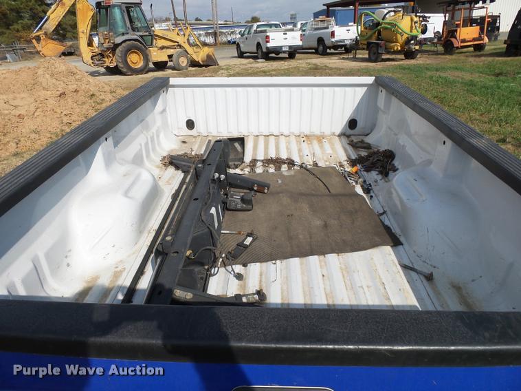 image for item K1028 2014 Ford F250 pickup truck bed