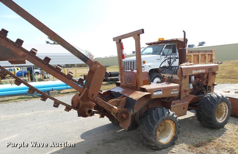 image for item K1033 Ditch Witch R40 trencher