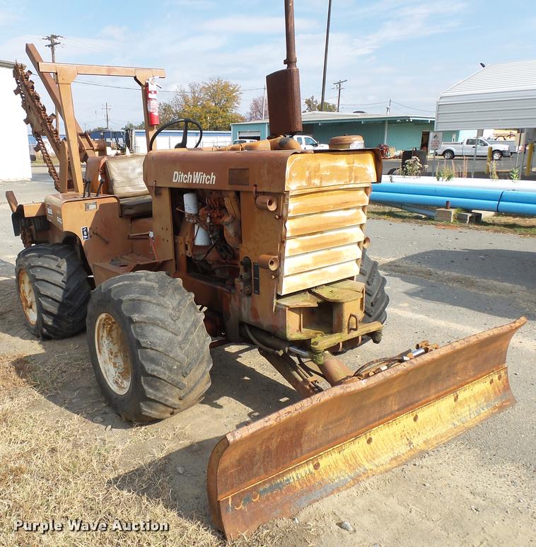 image for item K1033 Ditch Witch R40 trencher