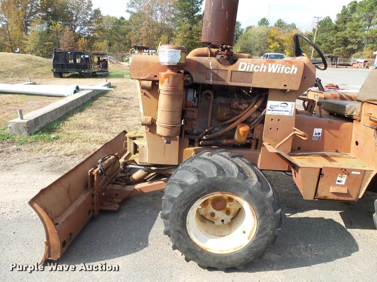 image for item K1033 Ditch Witch R40 trencher