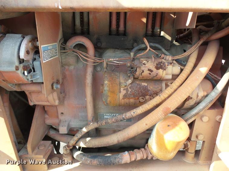 image for item K1033 Ditch Witch R40 trencher