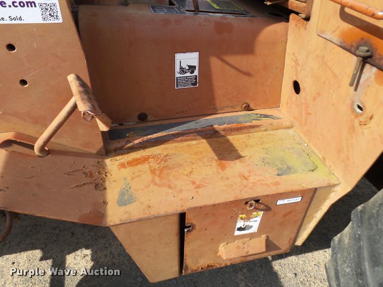 image for item K1033 Ditch Witch R40 trencher