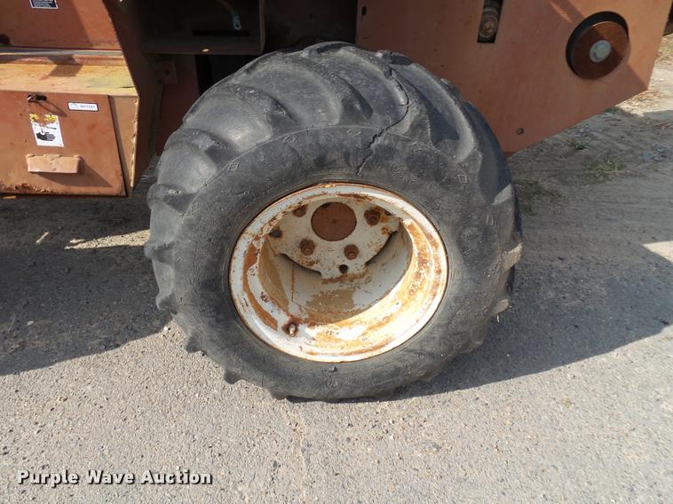 image for item K1033 Ditch Witch R40 trencher