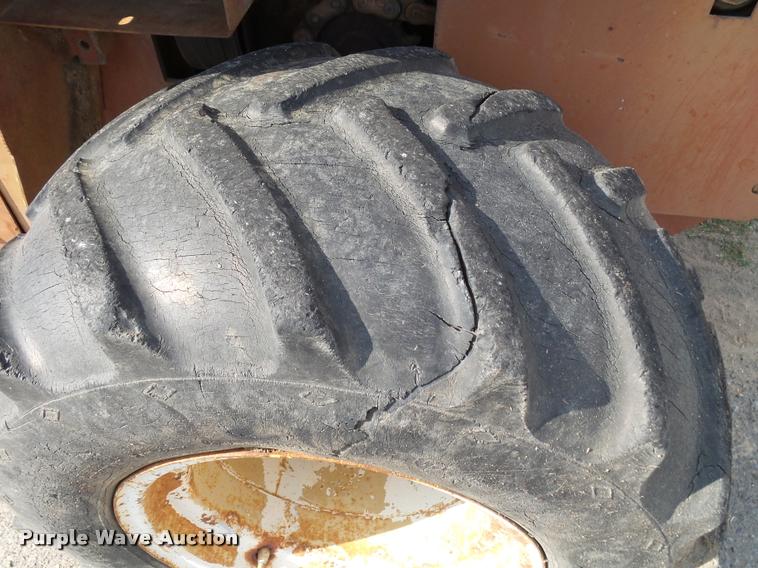 image for item K1033 Ditch Witch R40 trencher