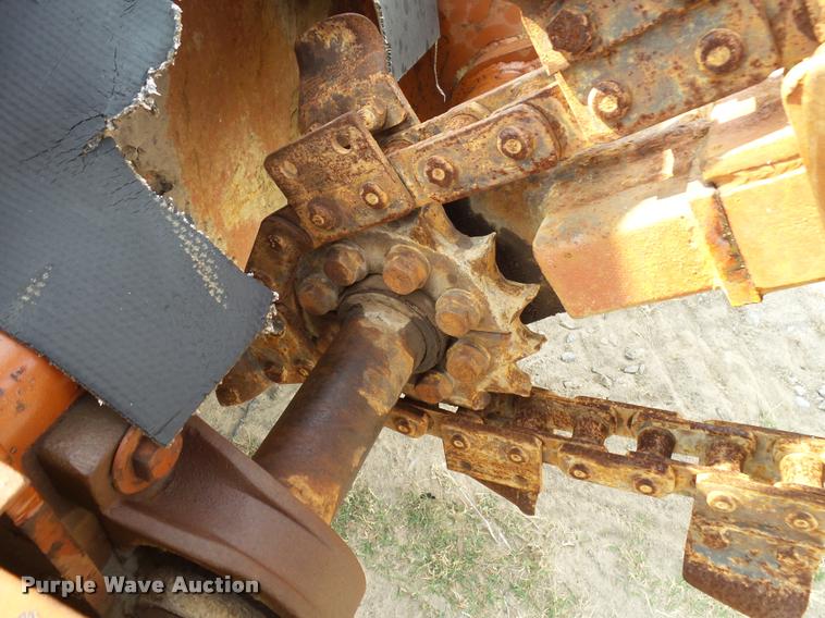 image for item K1033 Ditch Witch R40 trencher