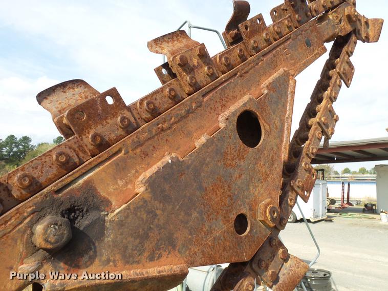 image for item K1033 Ditch Witch R40 trencher