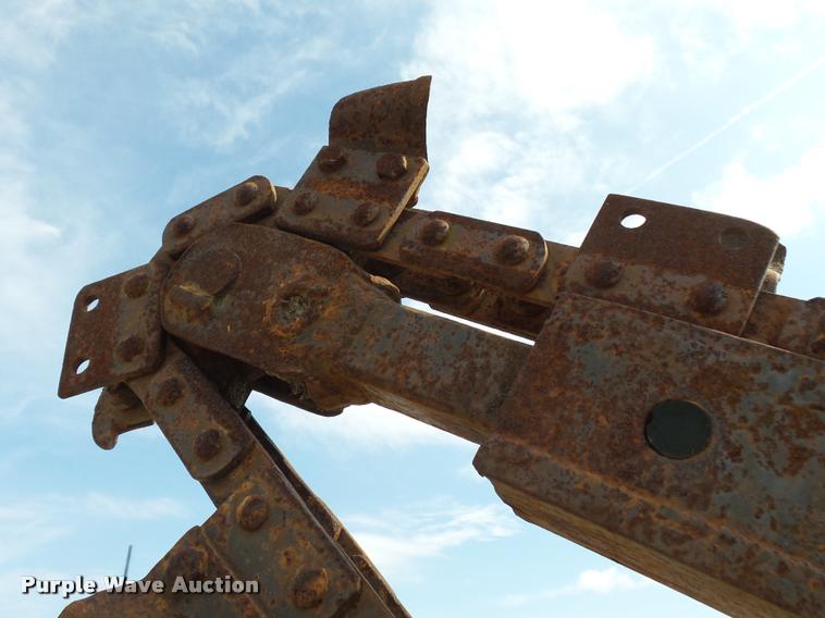 image for item K1033 Ditch Witch R40 trencher