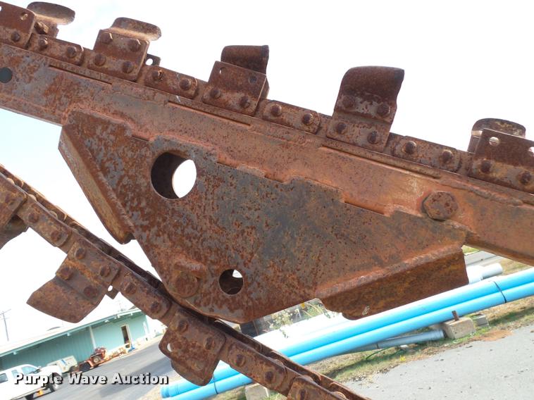 image for item K1033 Ditch Witch R40 trencher