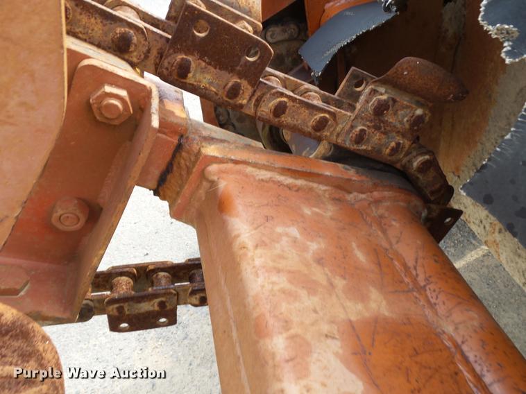 image for item K1033 Ditch Witch R40 trencher