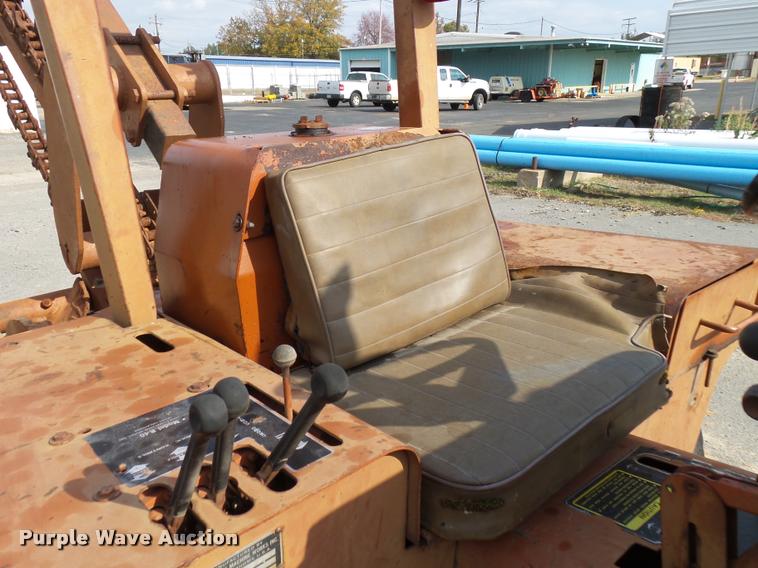 image for item K1033 Ditch Witch R40 trencher