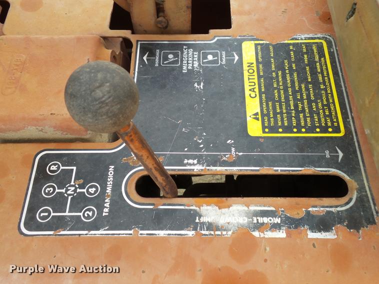 image for item K1033 Ditch Witch R40 trencher