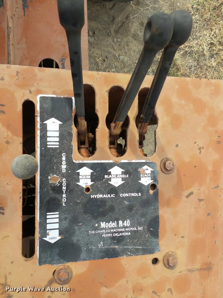 image for item K1033 Ditch Witch R40 trencher