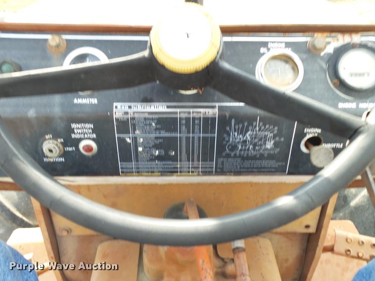 image for item K1033 Ditch Witch R40 trencher