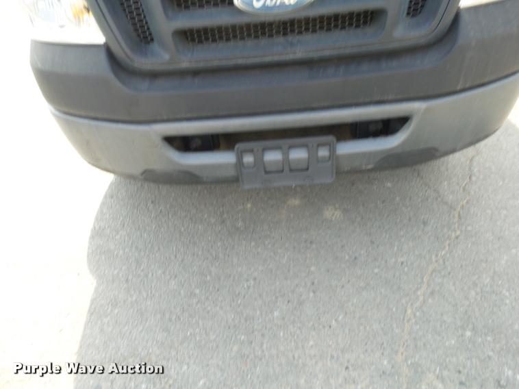 image for item K1034 2007 Ford F150 XL SuperCab pickup truck