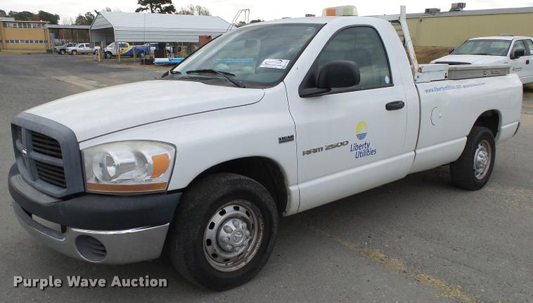 image for item K1035 2006 Dodge Ram 2500 pickup truck