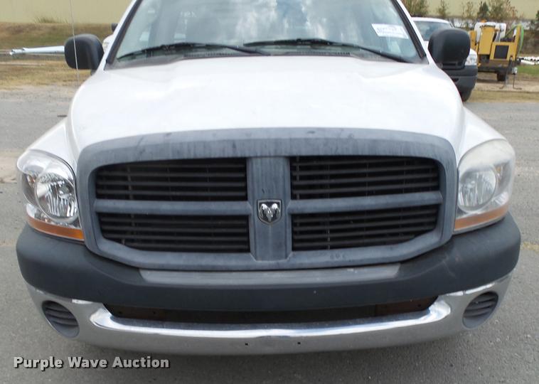 image for item K1035 2006 Dodge Ram 2500 pickup truck