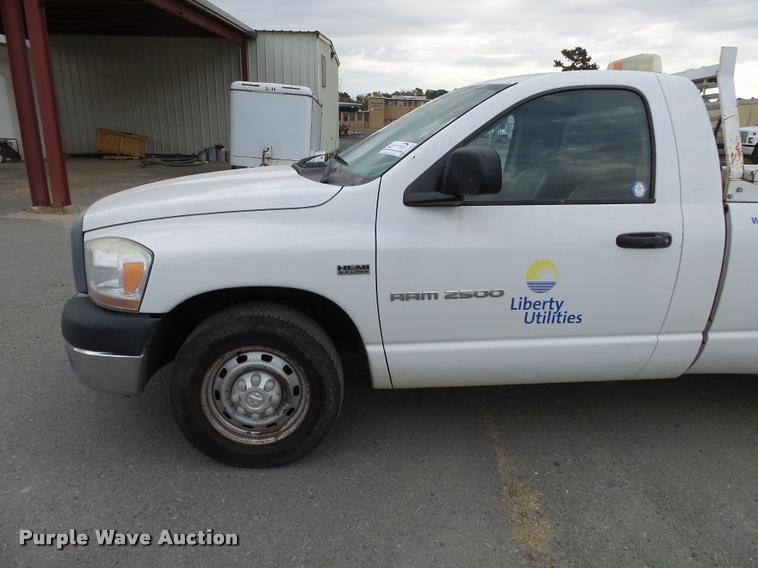 image for item K1035 2006 Dodge Ram 2500 pickup truck