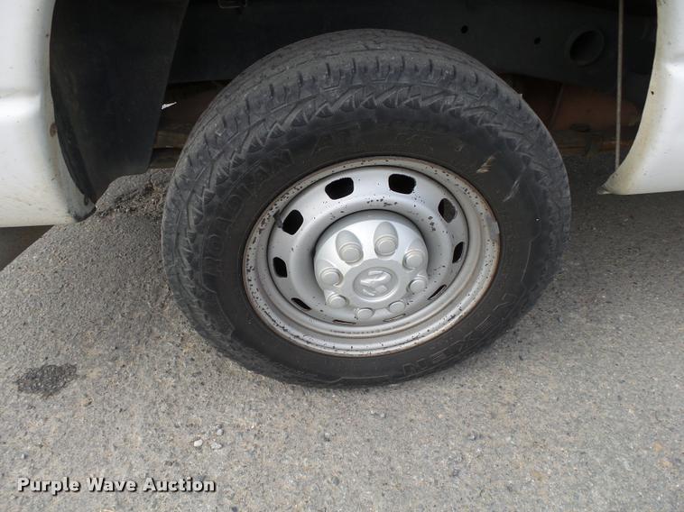 image for item K1035 2006 Dodge Ram 2500 pickup truck