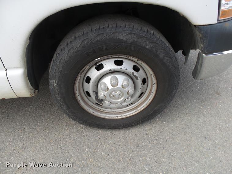 image for item K1035 2006 Dodge Ram 2500 pickup truck