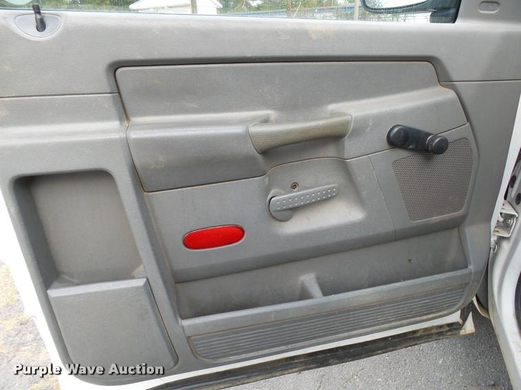 image for item K1035 2006 Dodge Ram 2500 pickup truck