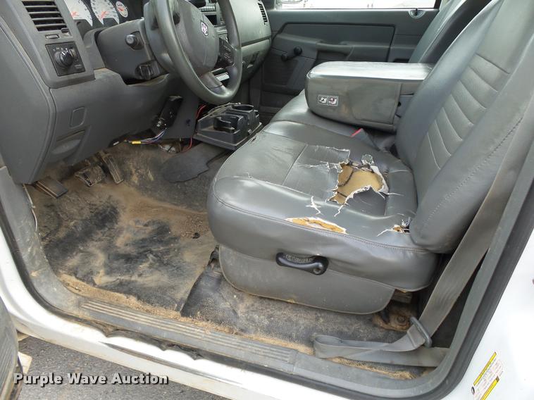 image for item K1035 2006 Dodge Ram 2500 pickup truck