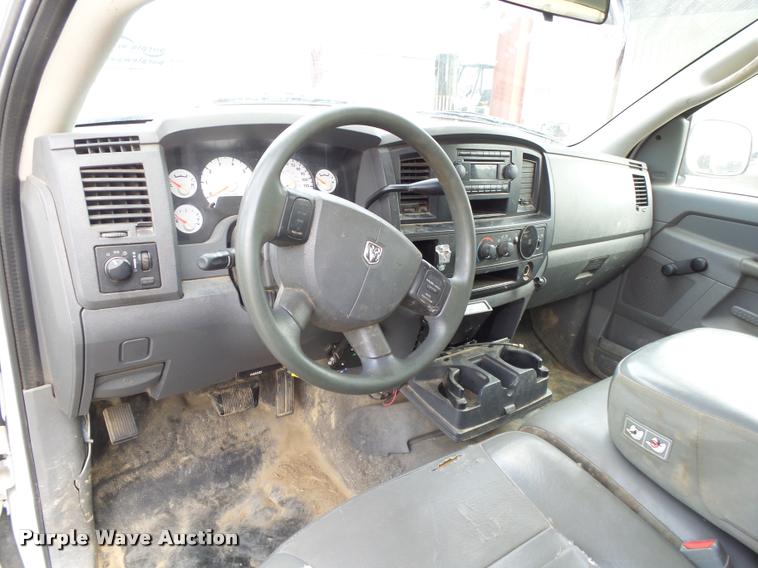 image for item K1035 2006 Dodge Ram 2500 pickup truck