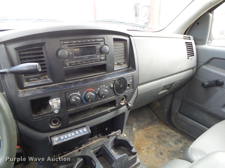 image for item K1035 2006 Dodge Ram 2500 pickup truck