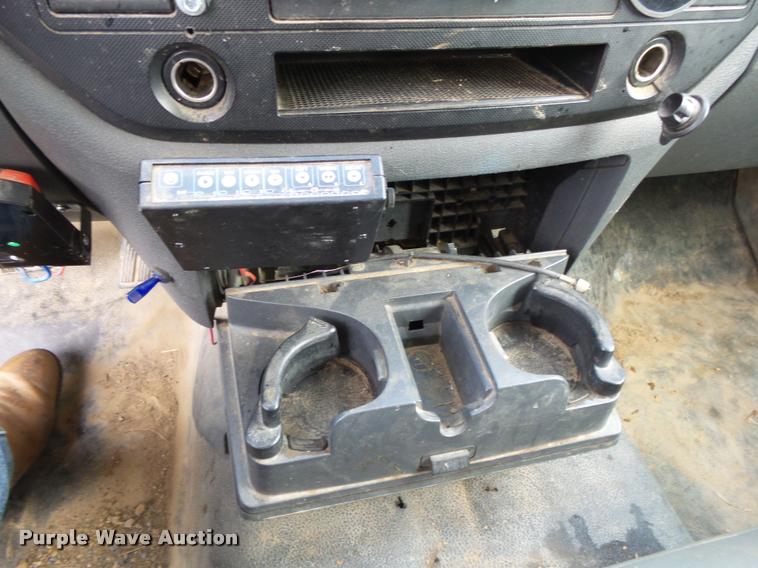 image for item K1035 2006 Dodge Ram 2500 pickup truck