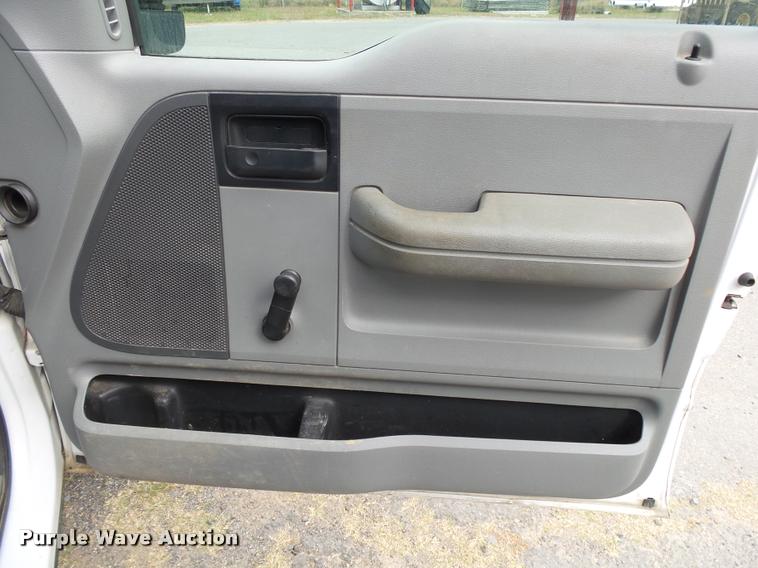 image for item K1036 2007 Ford F150 XL SuperCab pickup truck