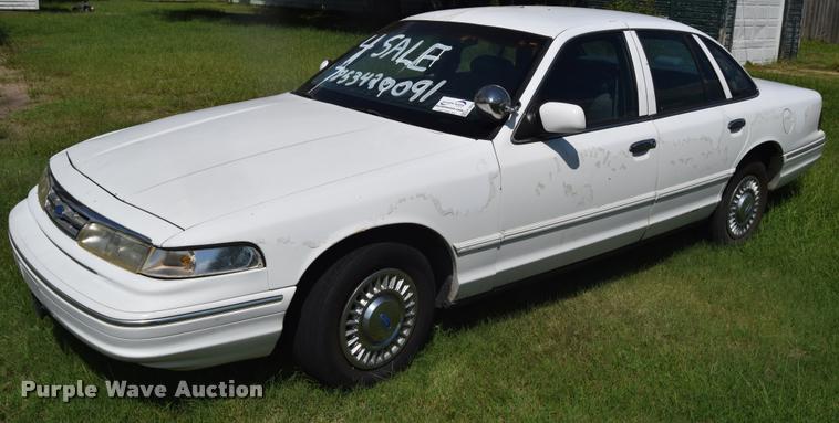 image for item K2824 1997 Ford Crown Victoria Police Interceptor
