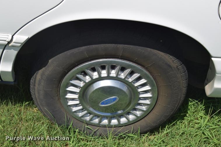 image for item K2824 1997 Ford Crown Victoria Police Interceptor