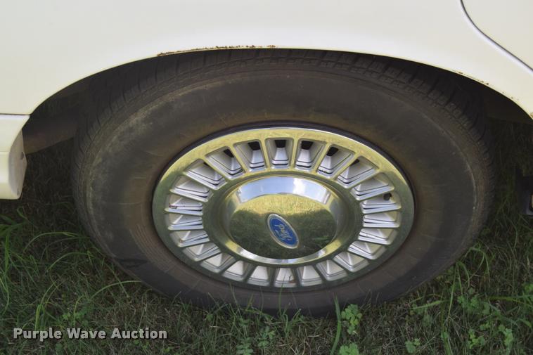 image for item K2824 1997 Ford Crown Victoria Police Interceptor