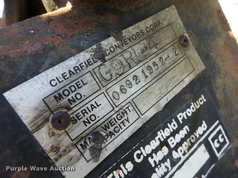 image for item K5517 1992 Ford F700 flatbed truck