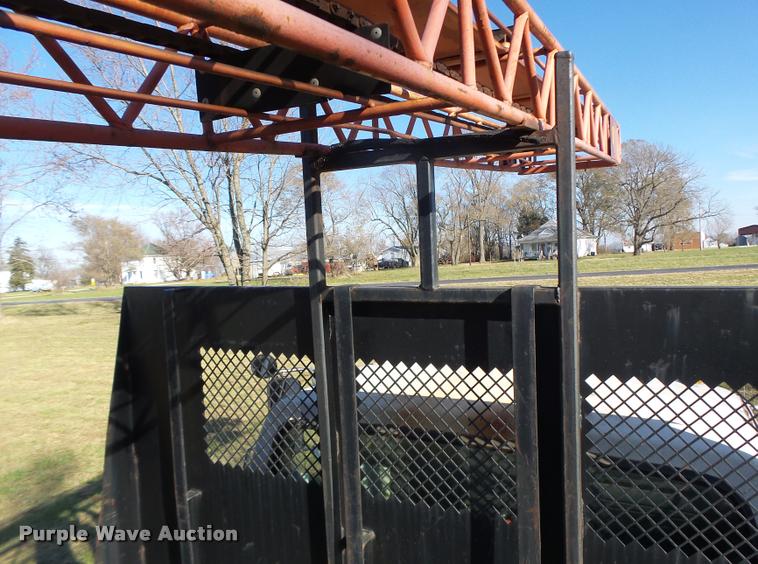 image for item K5517 1992 Ford F700 flatbed truck