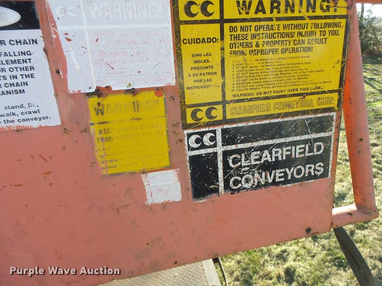 image for item K5517 1992 Ford F700 flatbed truck