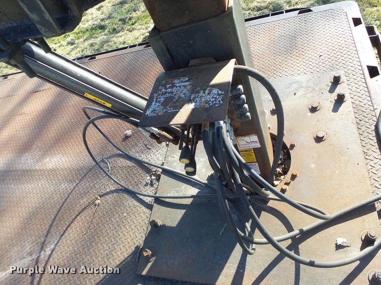 image for item K5517 1992 Ford F700 flatbed truck