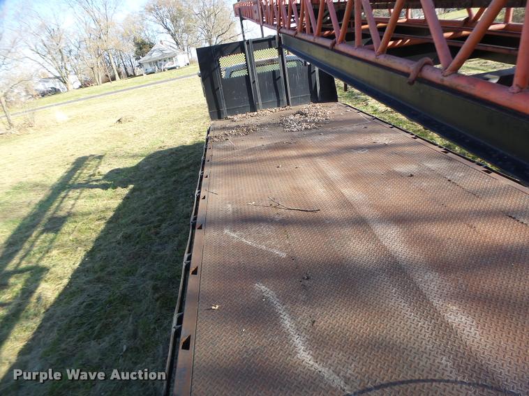 image for item K5517 1992 Ford F700 flatbed truck