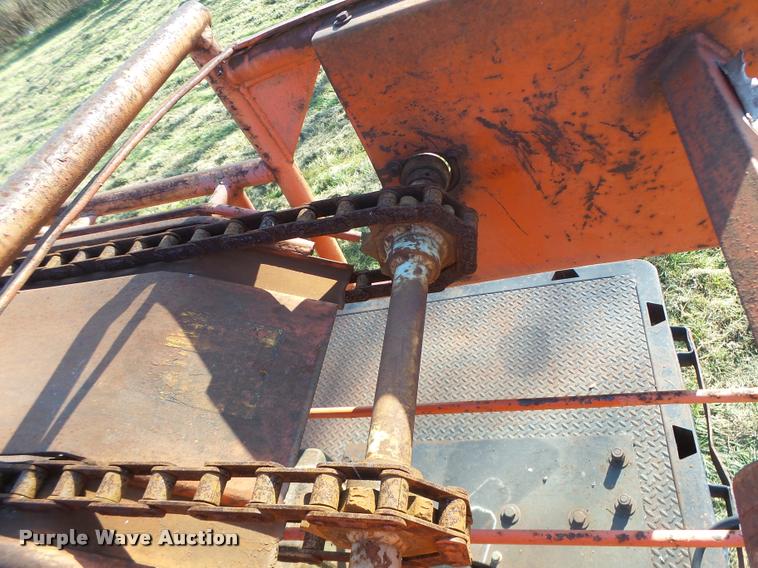 image for item K5517 1992 Ford F700 flatbed truck